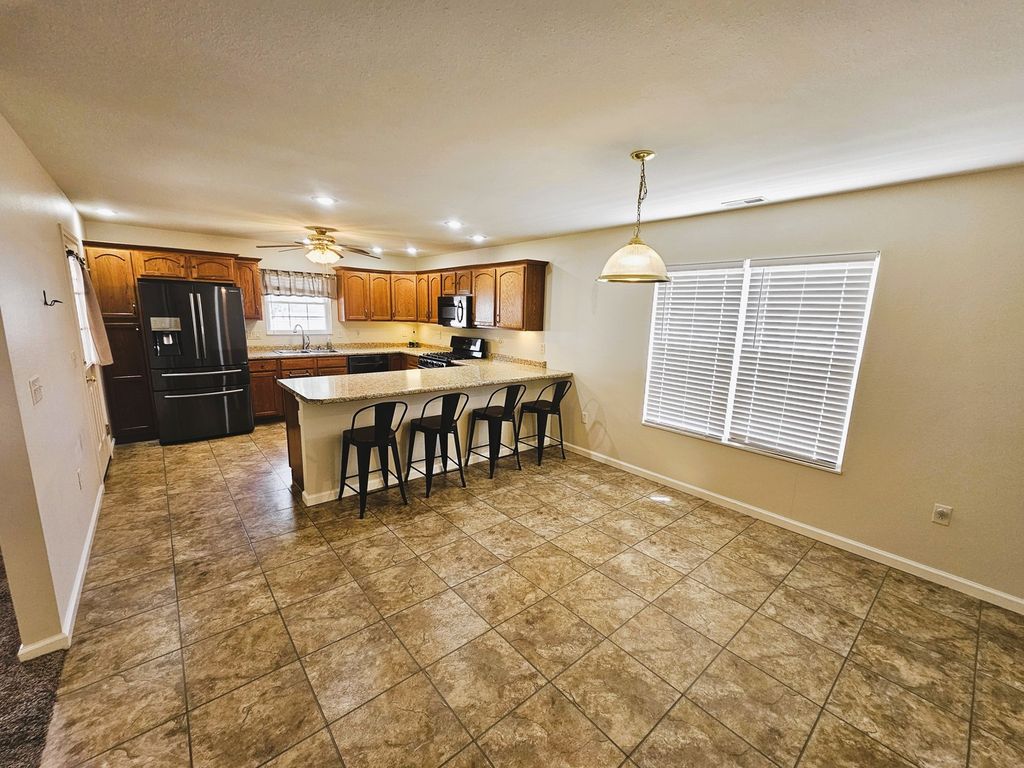Image 28 of property listing at 404 W Beacon Court, Mt Vernon, IL 62864