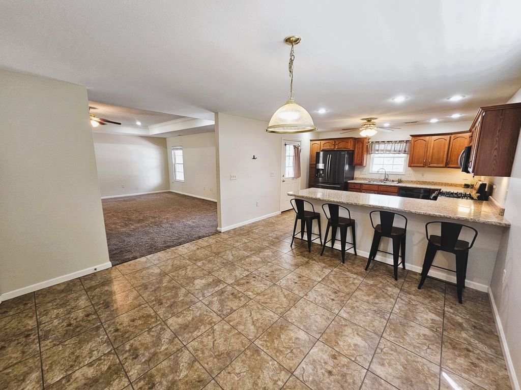 Image 29 of property listing at 404 W Beacon Court, Mt Vernon, IL 62864