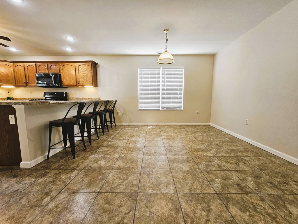 Image 32 of property listing at 404 W Beacon Court, Mt Vernon, IL 62864