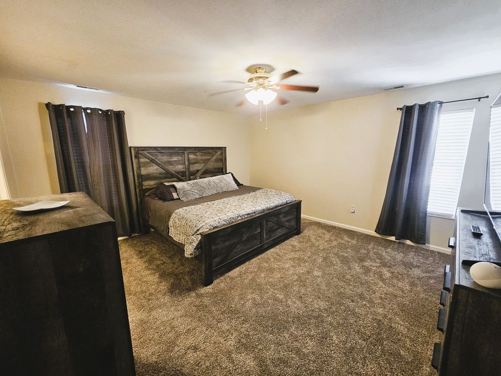 Image 35 of property listing at 404 W Beacon Court, Mt Vernon, IL 62864