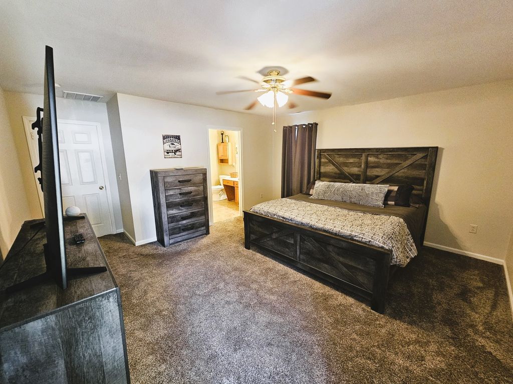 Image 36 of property listing at 404 W Beacon Court, Mt Vernon, IL 62864