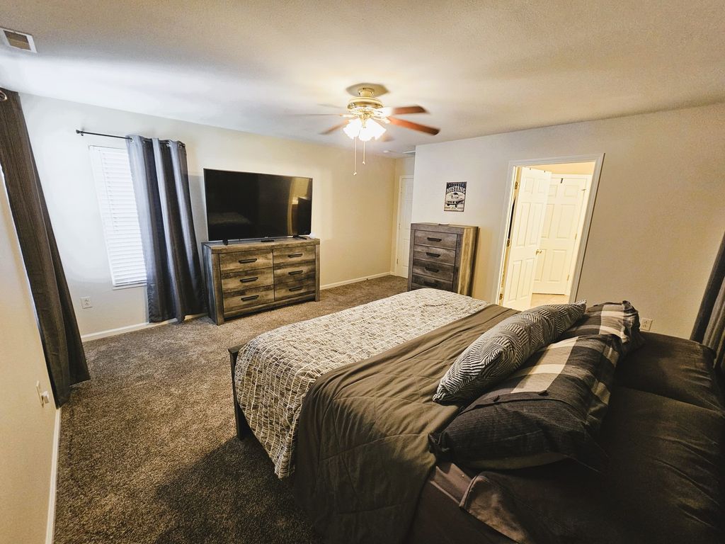 Image 37 of property listing at 404 W Beacon Court, Mt Vernon, IL 62864