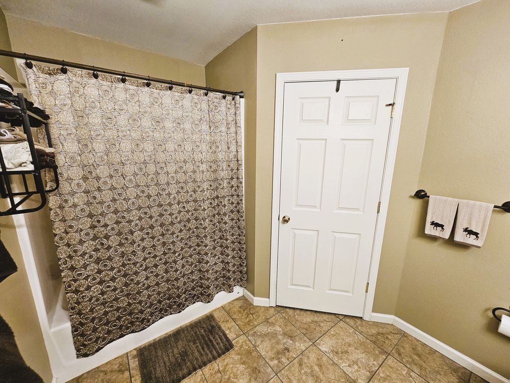 Image 39 of property listing at 404 W Beacon Court, Mt Vernon, IL 62864