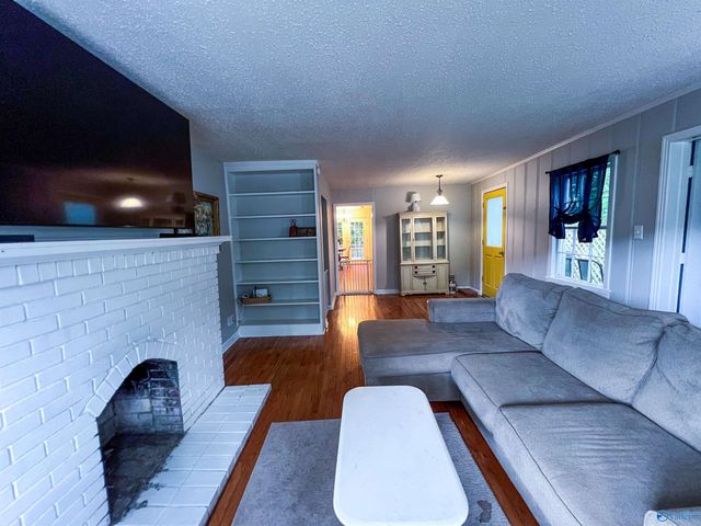 922 S 6th Street, Gadsden, AL 35901