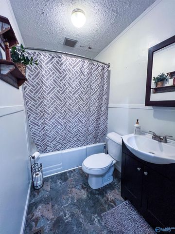 922 S 6th Street, Gadsden, AL 35901