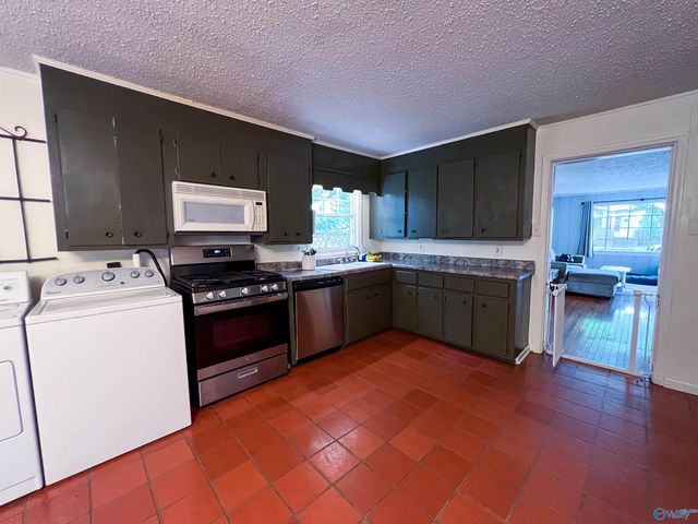 922 S 6th Street, Gadsden, AL 35901