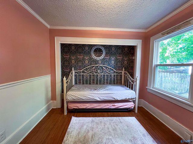 922 S 6th Street, Gadsden, AL 35901