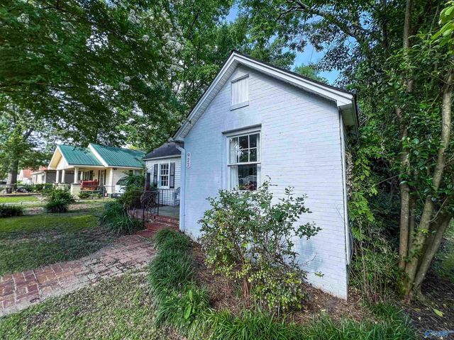 922 S 6th Street, Gadsden, AL 35901