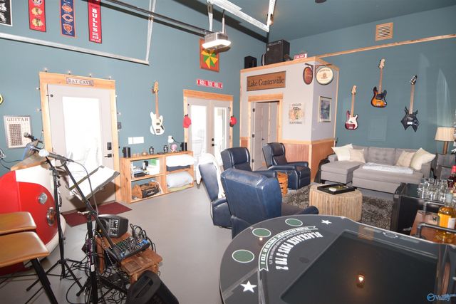 415 Boathouse Drive, Guntersville, AL 35976