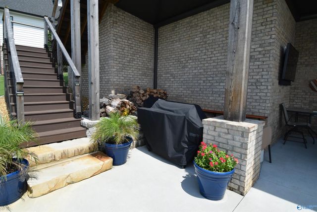 415 Boathouse Drive, Guntersville, AL 35976