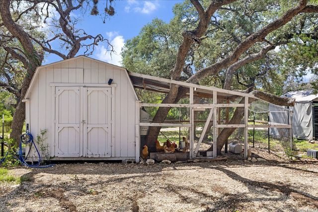 575 County Road 342, Hondo, TX 78861