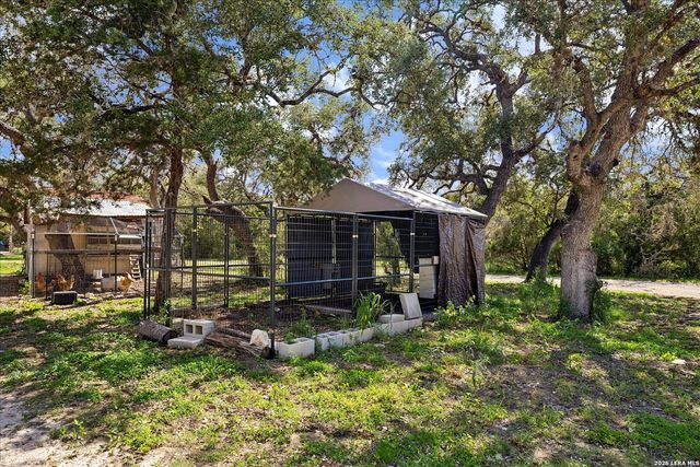 575 County Road 342, Hondo, TX 78861