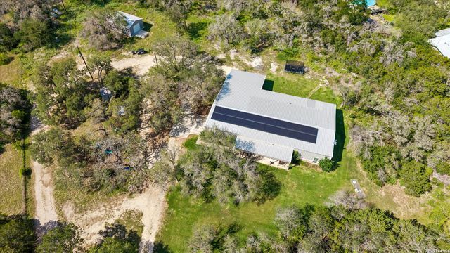 575 County Road 342, Hondo, TX 78861