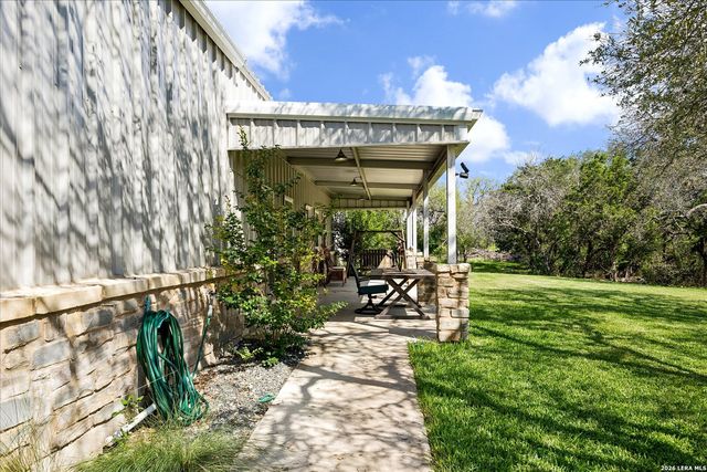 575 County Road 342, Hondo, TX 78861