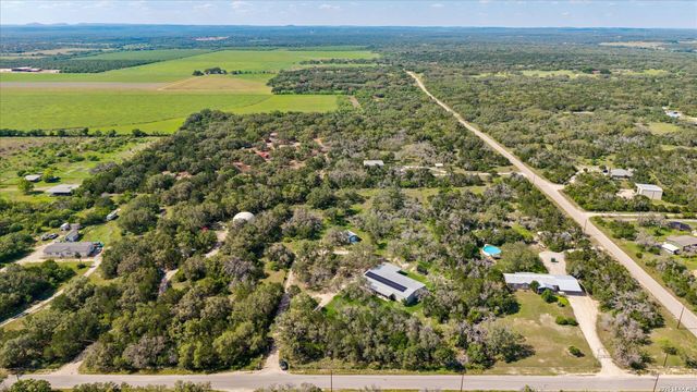 575 County Road 342, Hondo, TX 78861