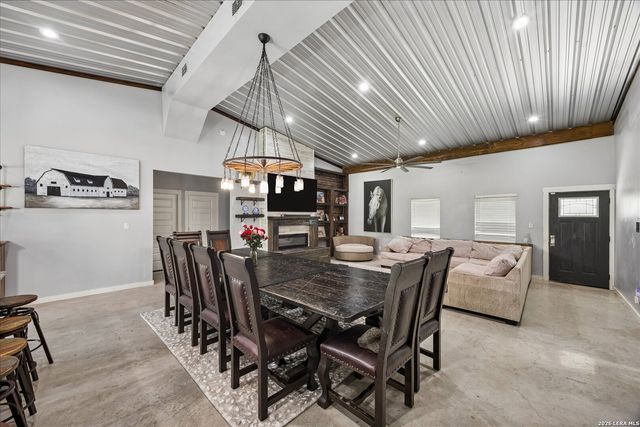 575 County Road 342, Hondo, TX 78861