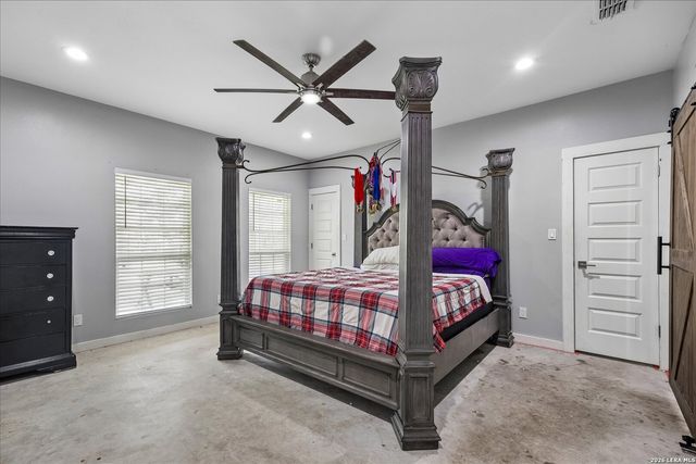575 County Road 342, Hondo, TX 78861