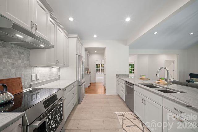 2508 Carriage Falls Court, Hendersonville, NC 28791