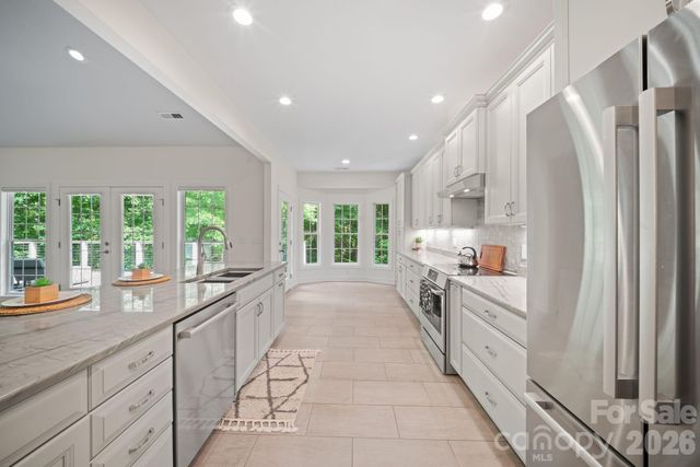 2508 Carriage Falls Court, Hendersonville, NC 28791