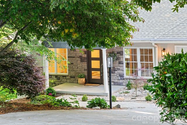 2508 Carriage Falls Court, Hendersonville, NC 28791