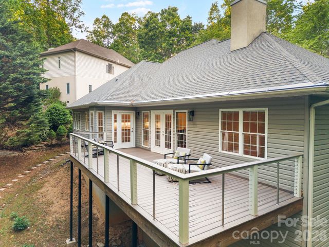 2508 Carriage Falls Court, Hendersonville, NC 28791