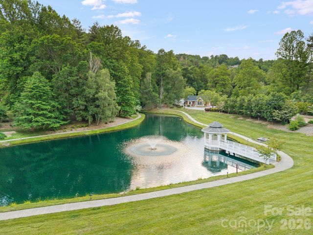 2508 Carriage Falls Court, Hendersonville, NC 28791