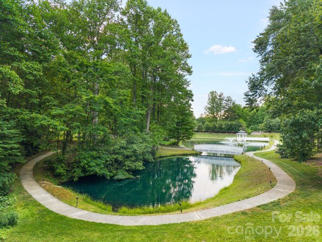 2508 Carriage Falls Court, Hendersonville, NC 28791