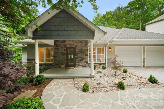 2508 Carriage Falls Court, Hendersonville, NC 28791
