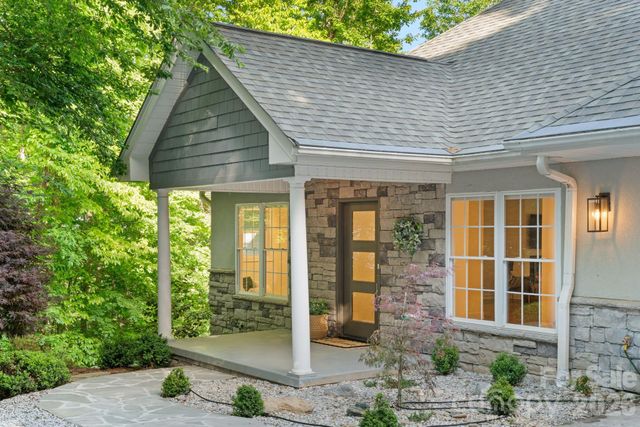2508 Carriage Falls Court, Hendersonville, NC 28791