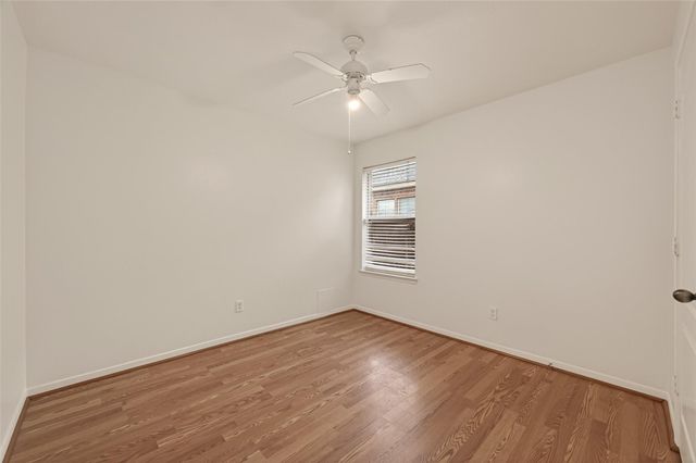 2704 Hewn Rock Way, Pearland, TX 77584