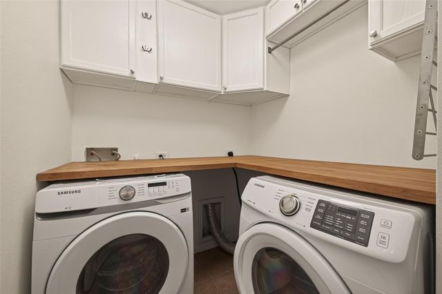 2704 Hewn Rock Way, Pearland, TX 77584