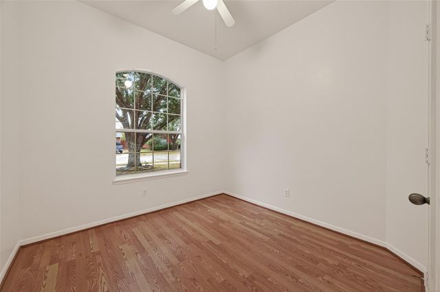 2704 Hewn Rock Way, Pearland, TX 77584