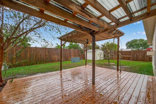 2704 Hewn Rock Way, Pearland, TX 77584