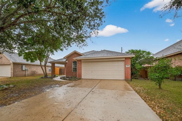 2704 Hewn Rock Way, Pearland, TX 77584