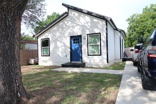 720 Neches ST, Lockhart, TX 78644