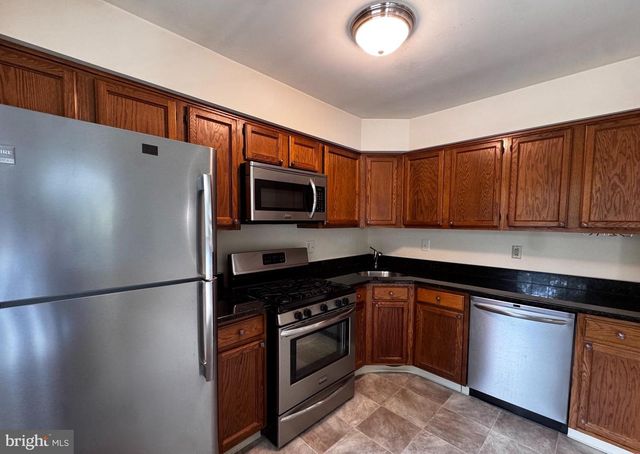 120 WYCOMBE PL, Somerset, NJ 08873