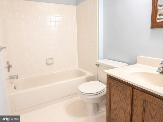 120 WYCOMBE PL, Somerset, NJ 08873