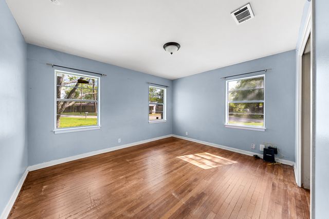 801 N Winnsboro Street, Quitman, TX 75783