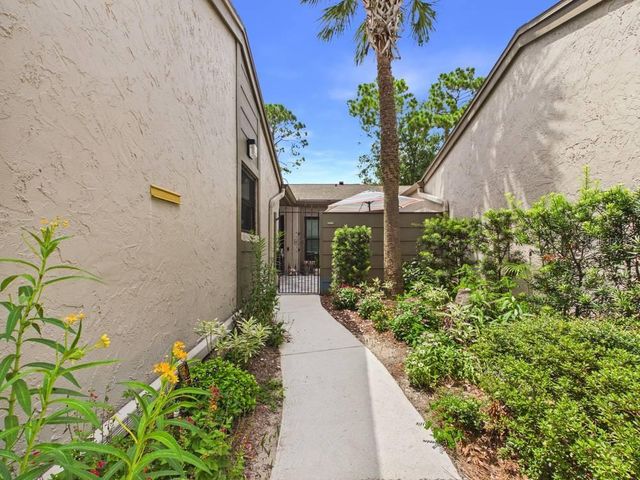 407 MEADOWOOD BOULEVARD, Fern Park, FL 32730
