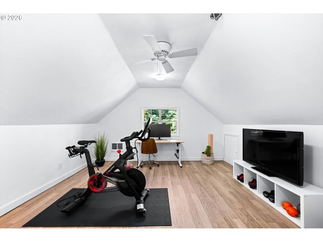 2726 Sw 28TH Dr, Portland, OR 97219