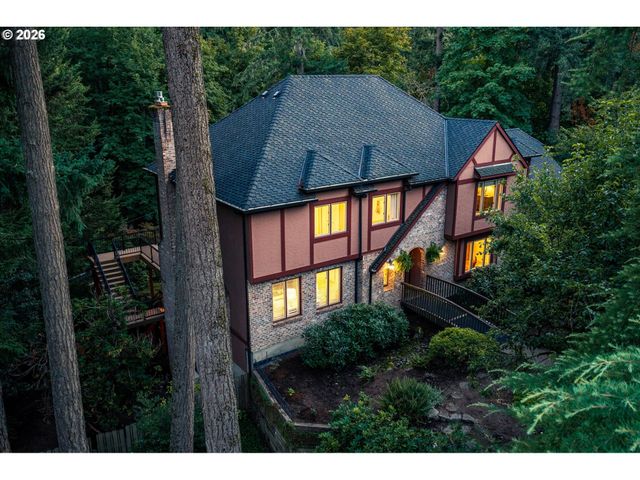 2726 Sw 28TH Dr, Portland, OR 97219