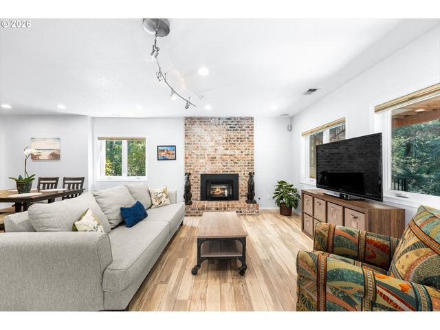 2726 Sw 28TH Dr, Portland, OR 97219