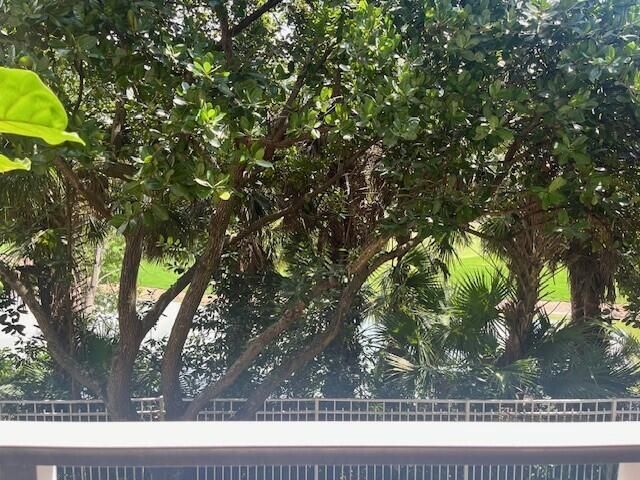 6410 Emerald Dunes Drive 205, West Palm Beach, FL 33411