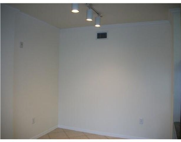 6410 Emerald Dunes Drive 205, West Palm Beach, FL 33411