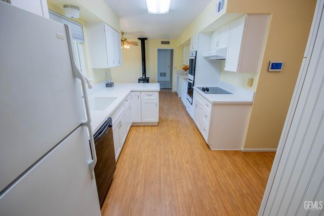 409 Cherry Hills Drive, Bakersfield, CA 93309