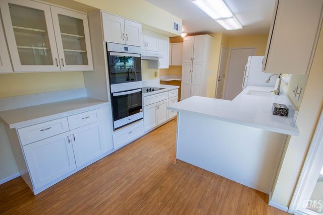 409 Cherry Hills Drive, Bakersfield, CA 93309