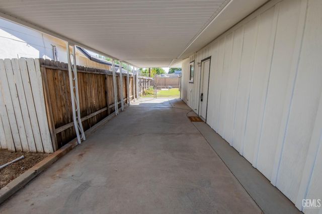 409 Cherry Hills Drive, Bakersfield, CA 93309