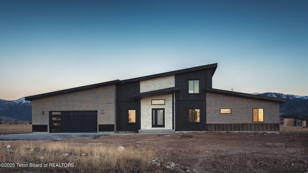 1629 JACKRABBIT Lane, Driggs, ID 83422 photo 2
