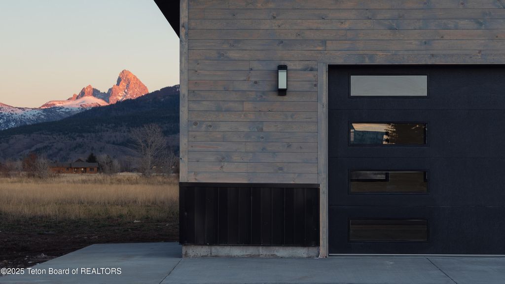 1629 JACKRABBIT Lane, Driggs, ID 83422 photo 3