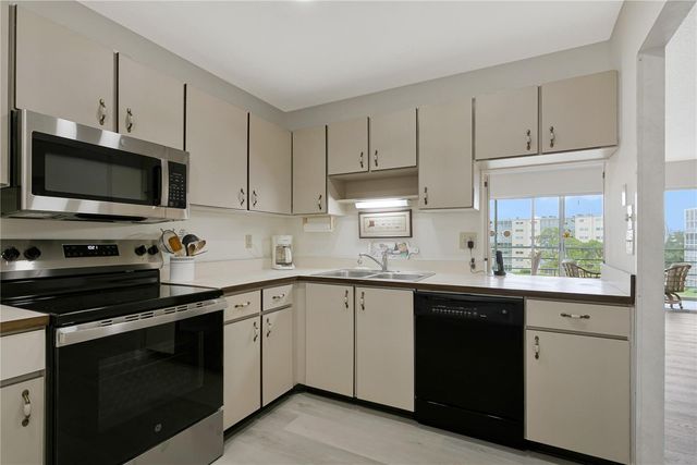 3640 IRONWOOD CIRCLE 503N, Bradenton, FL 34209